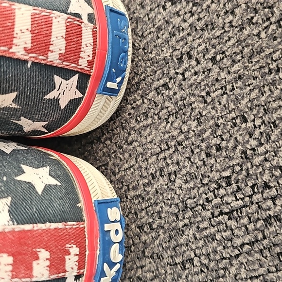 Keds Blue and Red Star-Patterned Size 8.5 - Picture 4 of 7